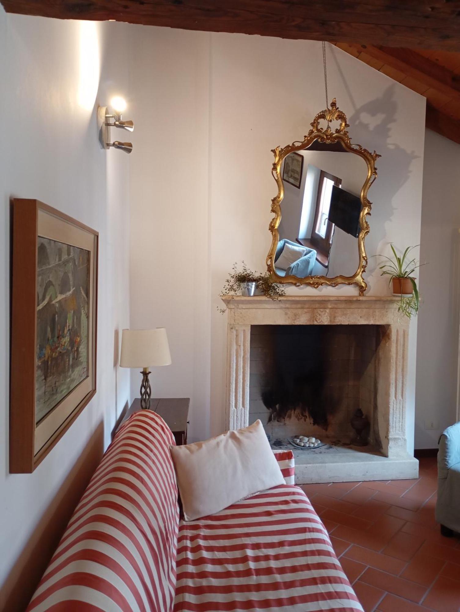 Appartement La Finestra Sul Civico Cinque à Vérone Extérieur photo