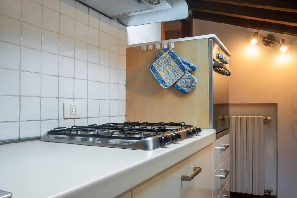 Appartement La Finestra Sul Civico Cinque à Vérone Extérieur photo